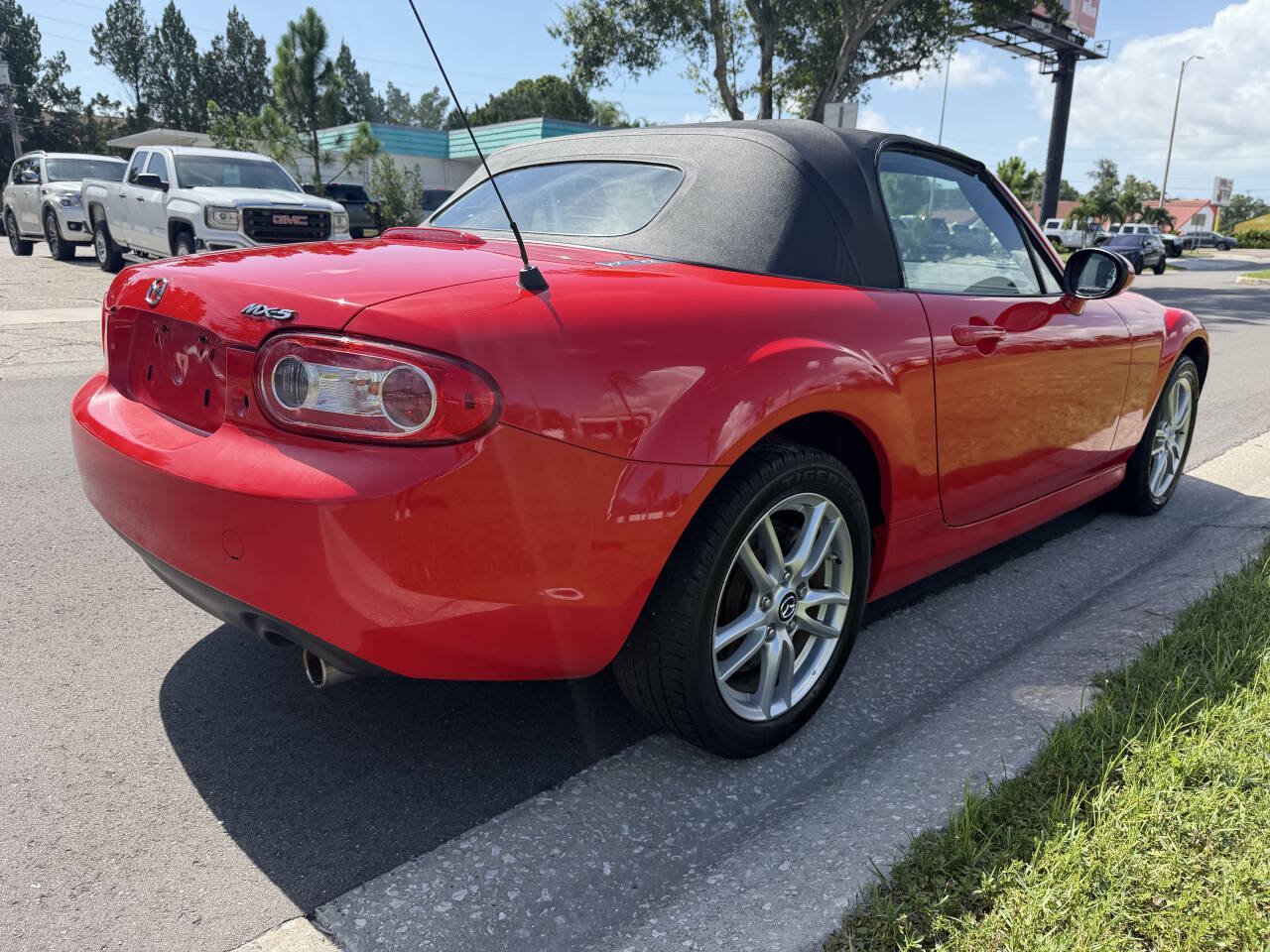 Used 2013 MAZDA MX-5 Miata Sport RWD image 3