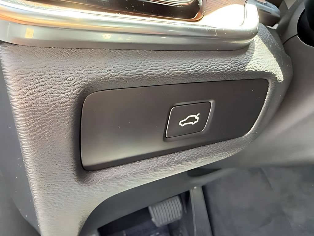 Used 2025 Volvo S60 B5 Plus AWD/4WD image 16