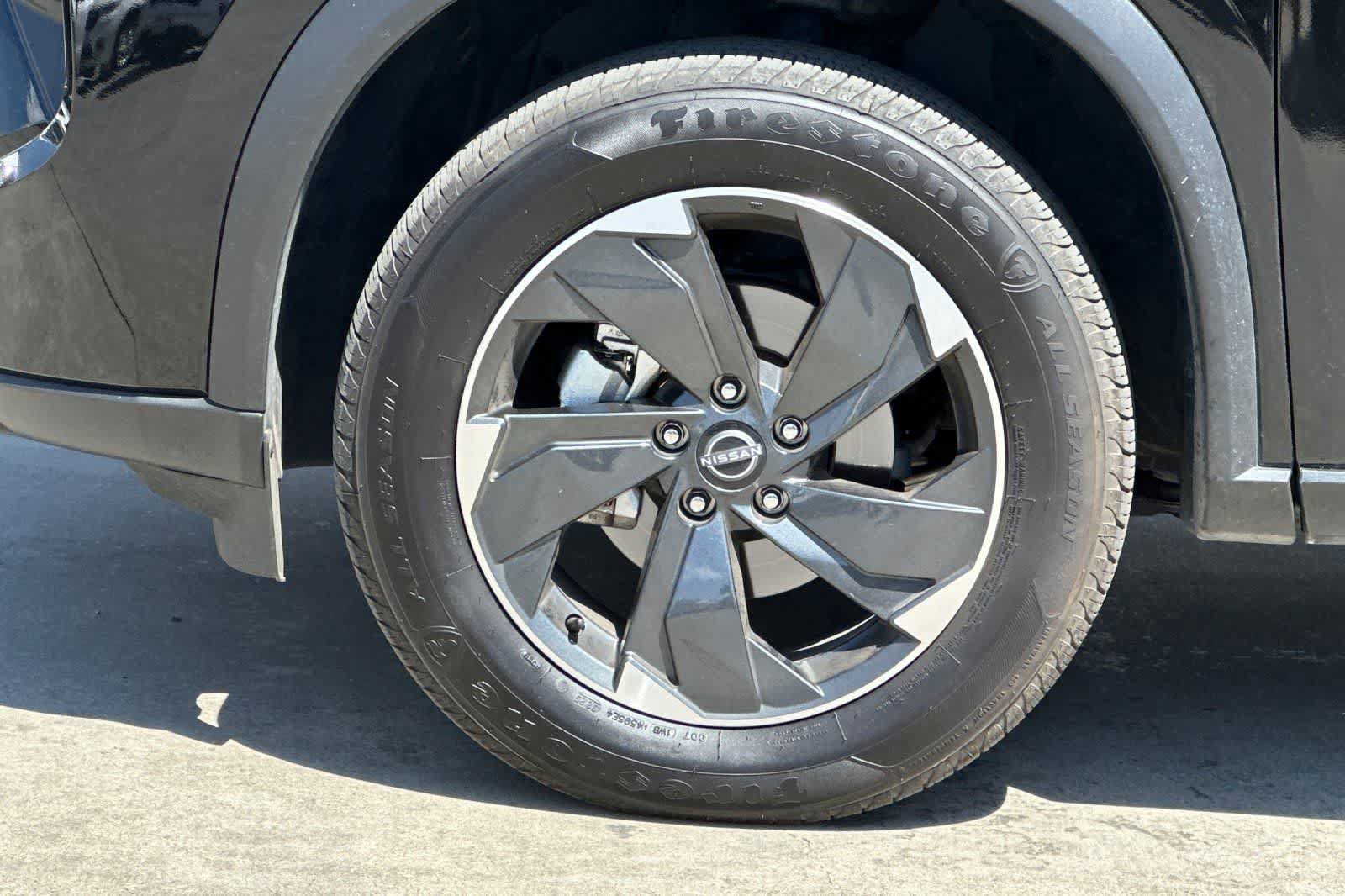 Certified 2025 Nissan Rogue SV AWD/4WD image 12