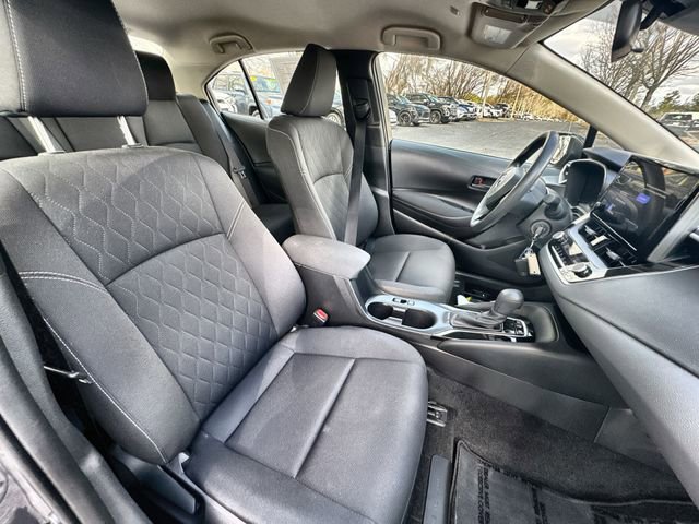 Used 2025 Toyota Corolla LE image 32