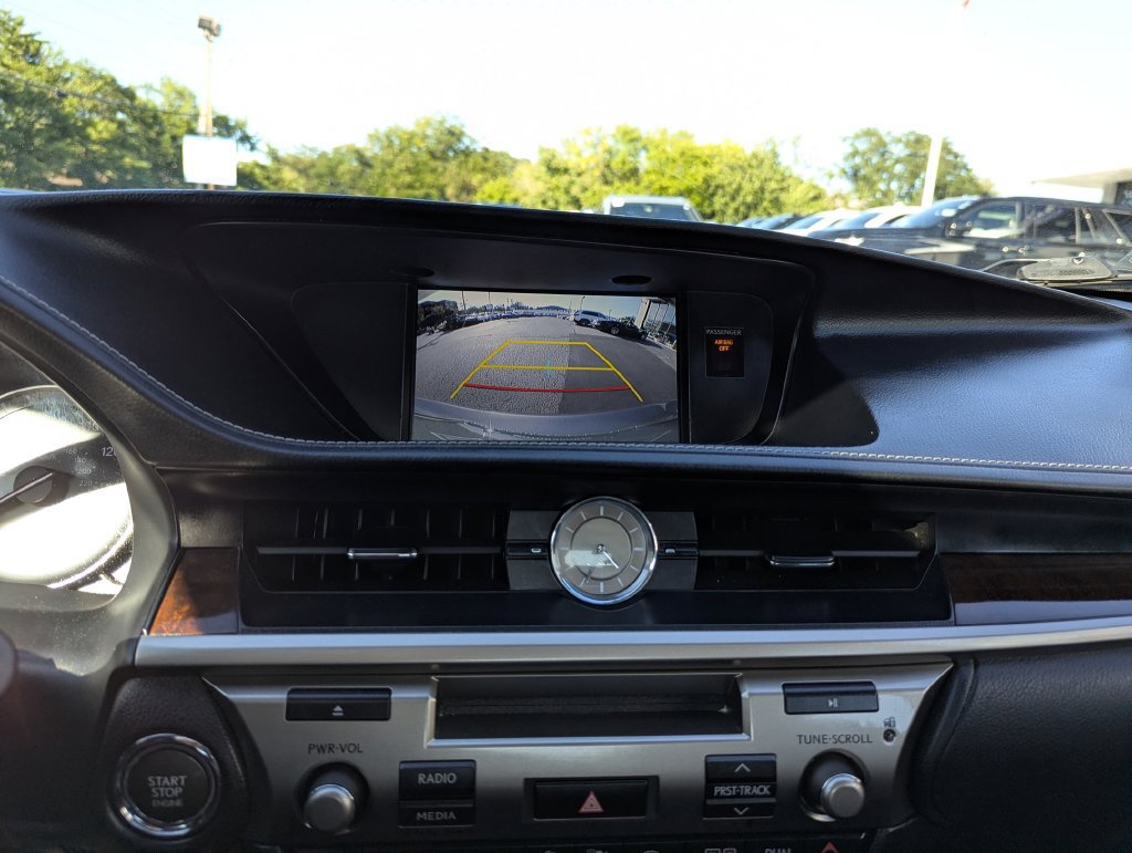 Used 2016 Lexus ES 350 w/ Premium Package w/Wood Trim FWD image 23