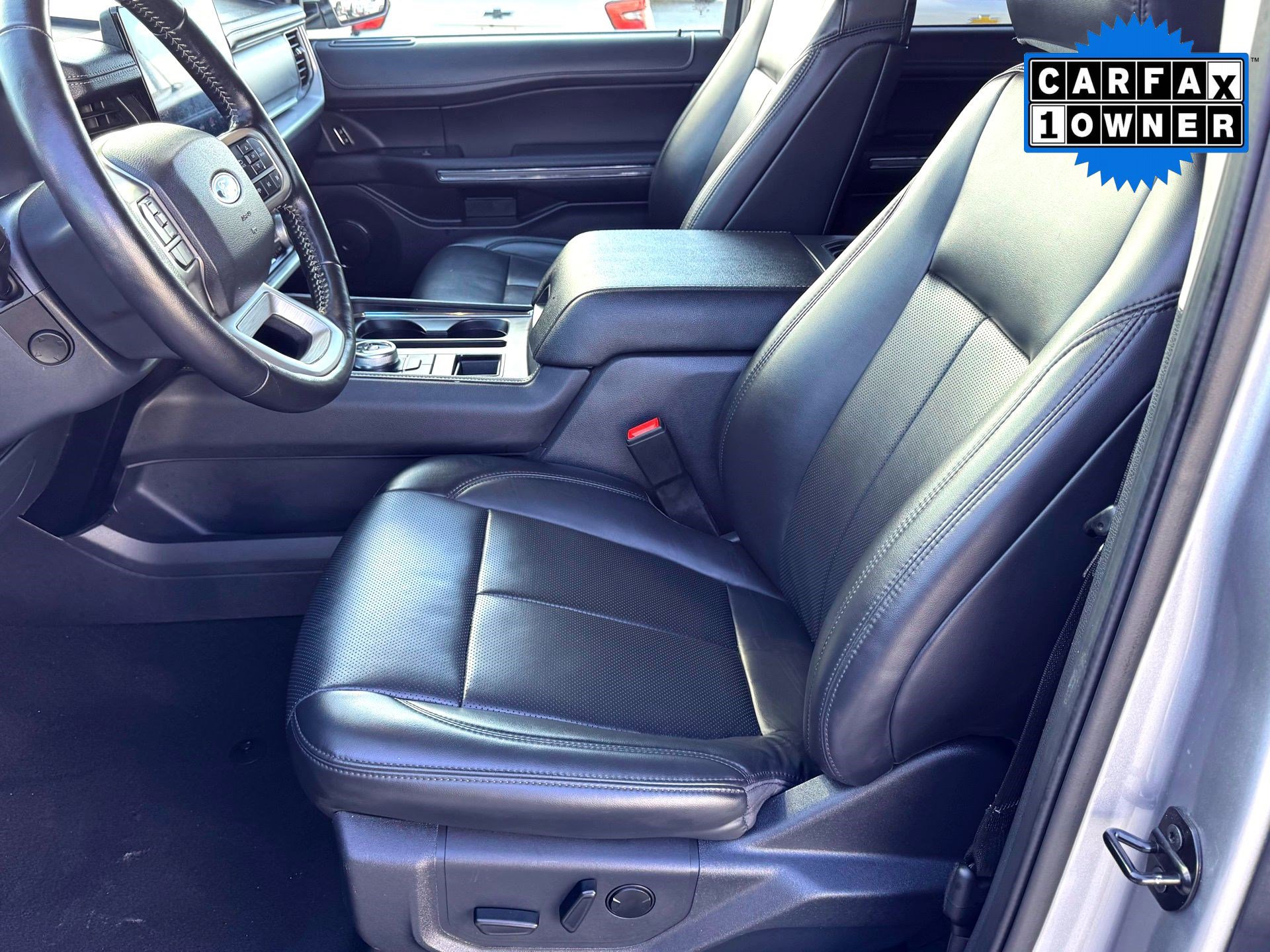 Used 2024 Ford Expedition Max XLT image 12