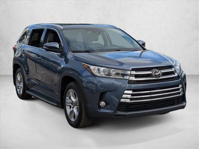 Used 2017 Toyota Highlander Limited image 3