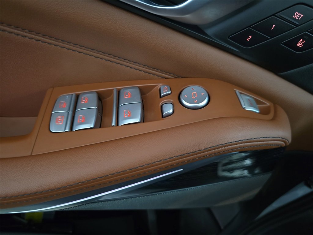 Used 2025 BMW X7 M60i w/ Executive Package image 29