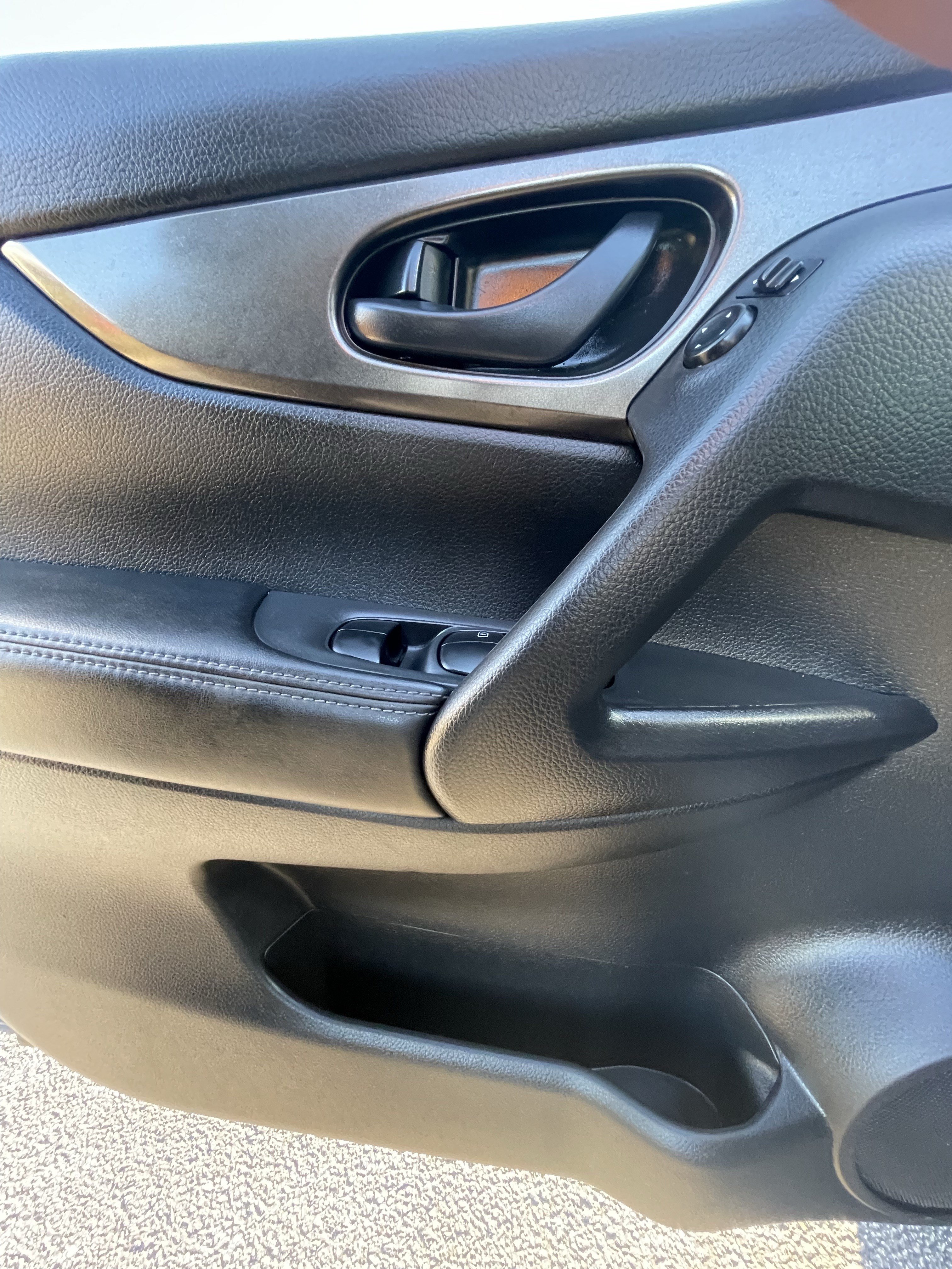 Used 2018 Nissan Rogue Sport S w/ S Appearance Package FWD image 18