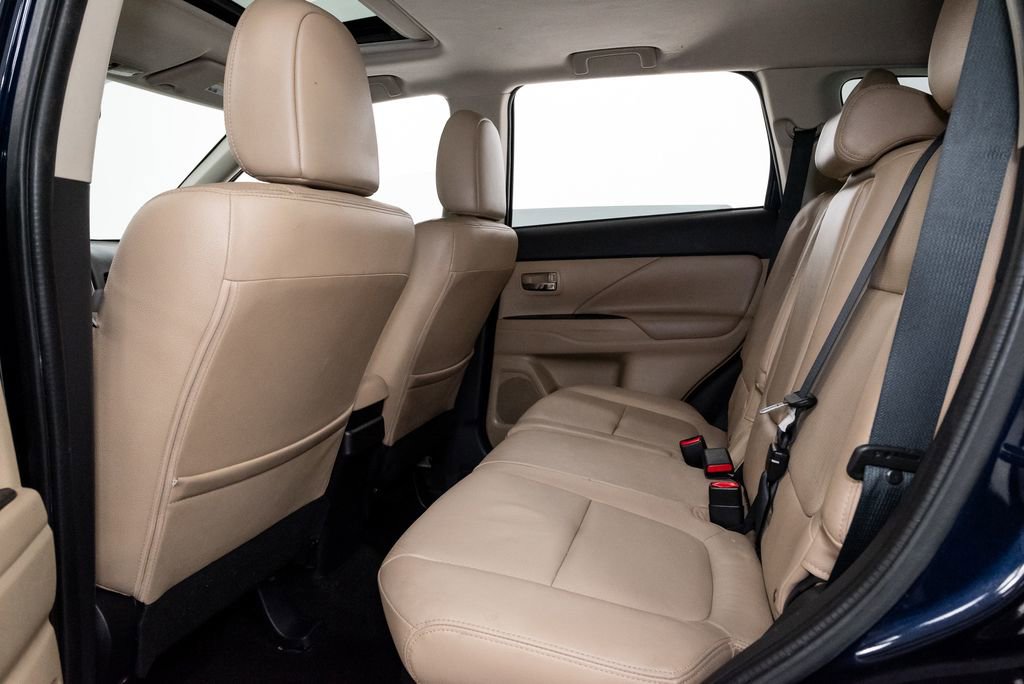 Used 2014 Mitsubishi Outlander GT image 22