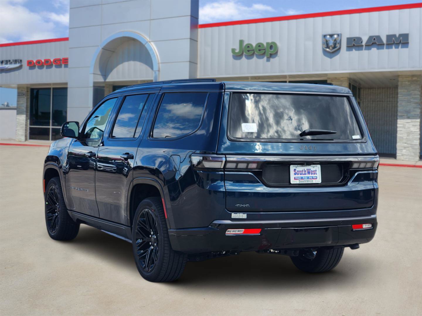 New 2026 Jeep Grand Wagoneer Limited AWD/4WD image 4
