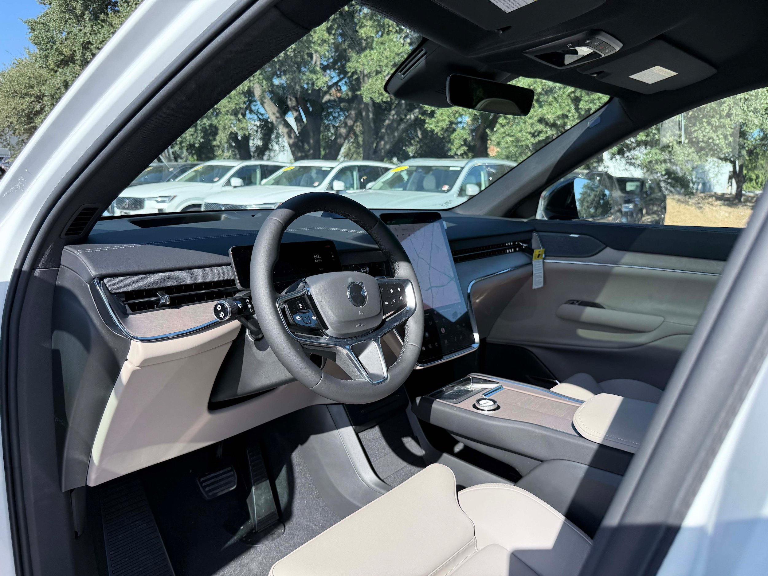 New 2026 Volvo EX90 Plus RWD image 10