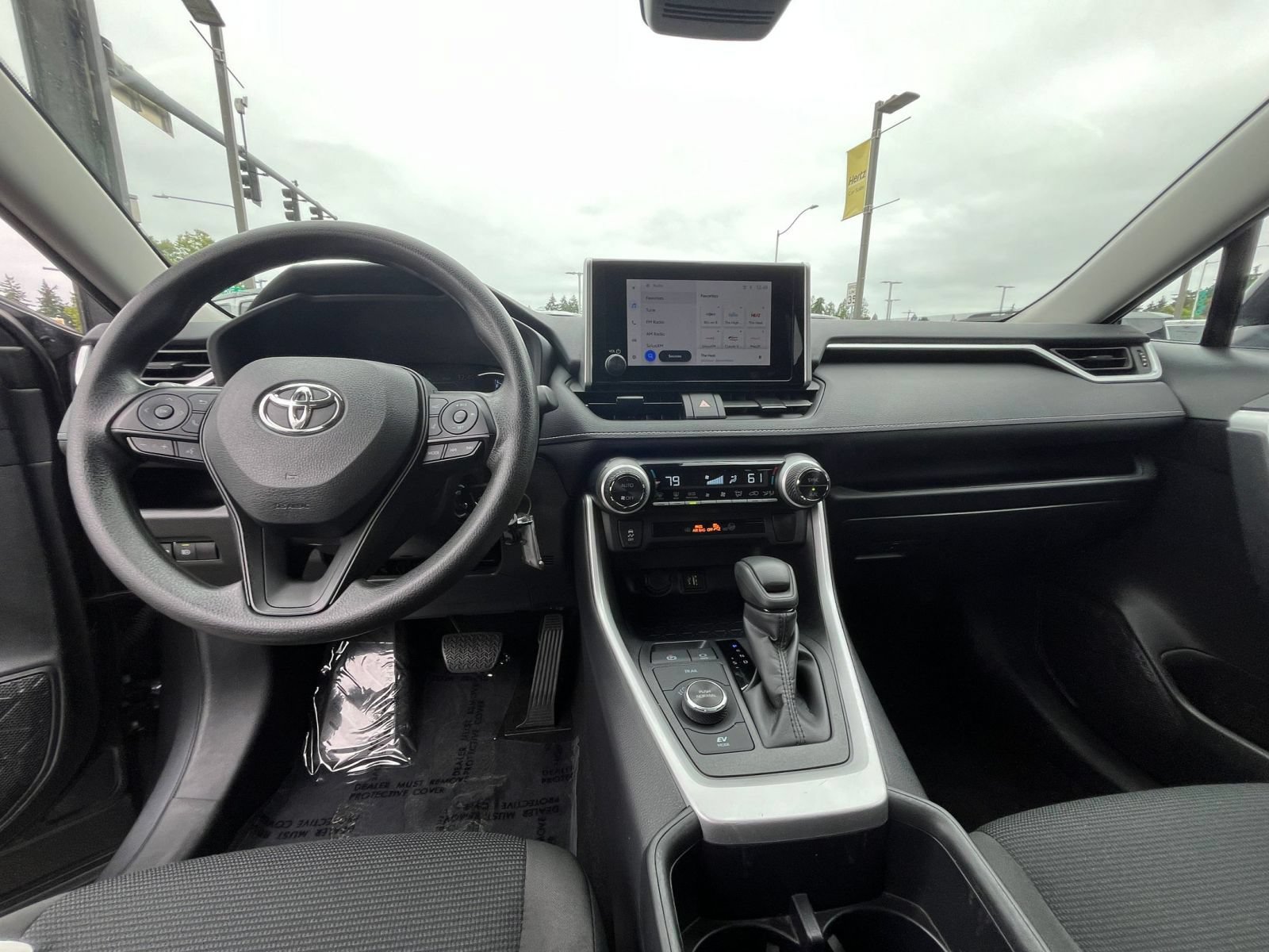 Used 2025 Toyota RAV4 LE AWD/4WD image 33