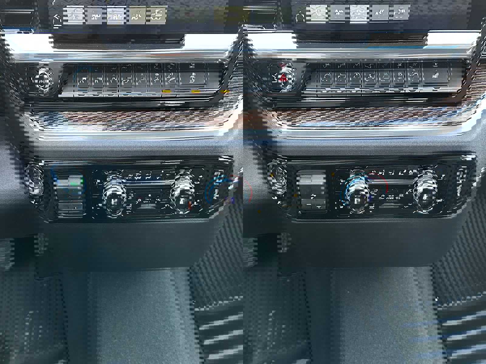 Used 2025 GMC Sierra 1500 SLE w/ X31 Off-Road Package image 27