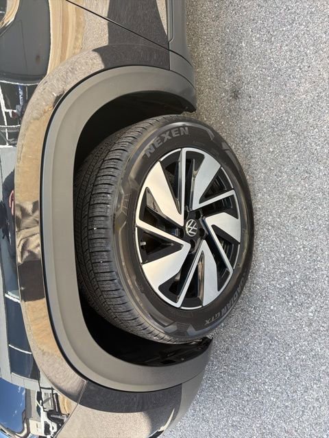 Used 2025 Volkswagen Atlas SE AWD/4WD image 7