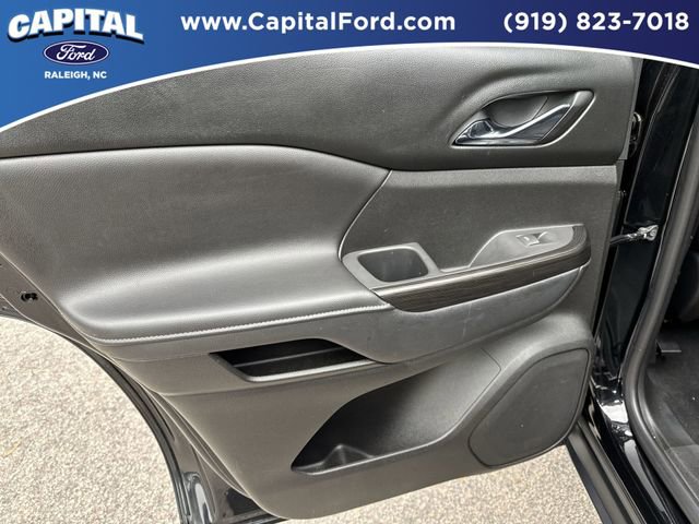 Used 2018 GMC Acadia SLT FWD image 17