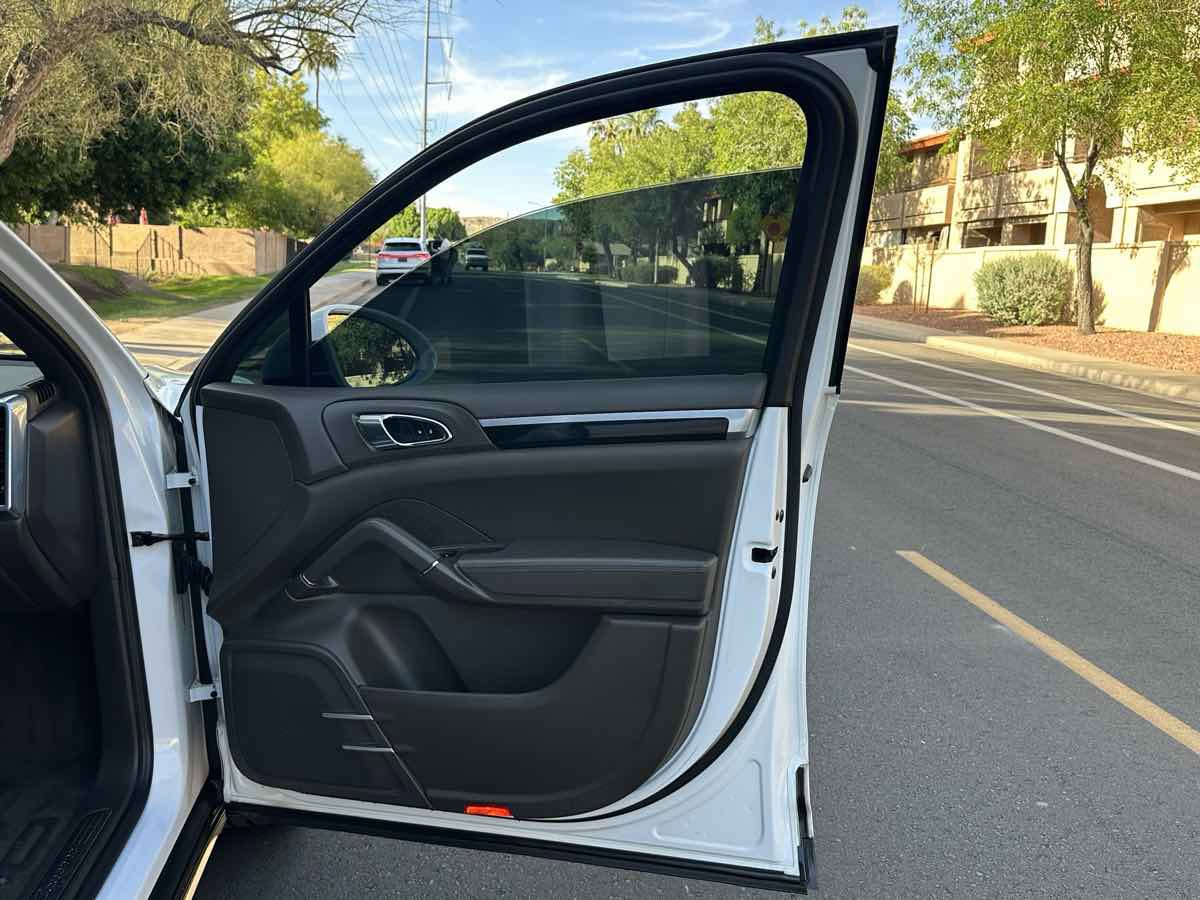 Used 2016 Porsche Cayenne AWD/4WD image 43