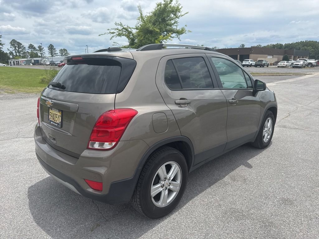 Used 2021 Chevrolet Trax LT w/ Driver Confidence Package FWD image 9