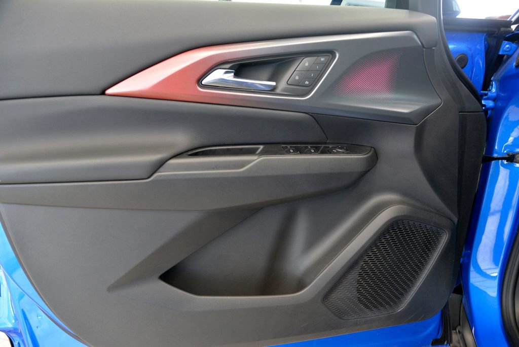 Certified 2025 Chevrolet Equinox EV RS w/ Convenience Package II image 14