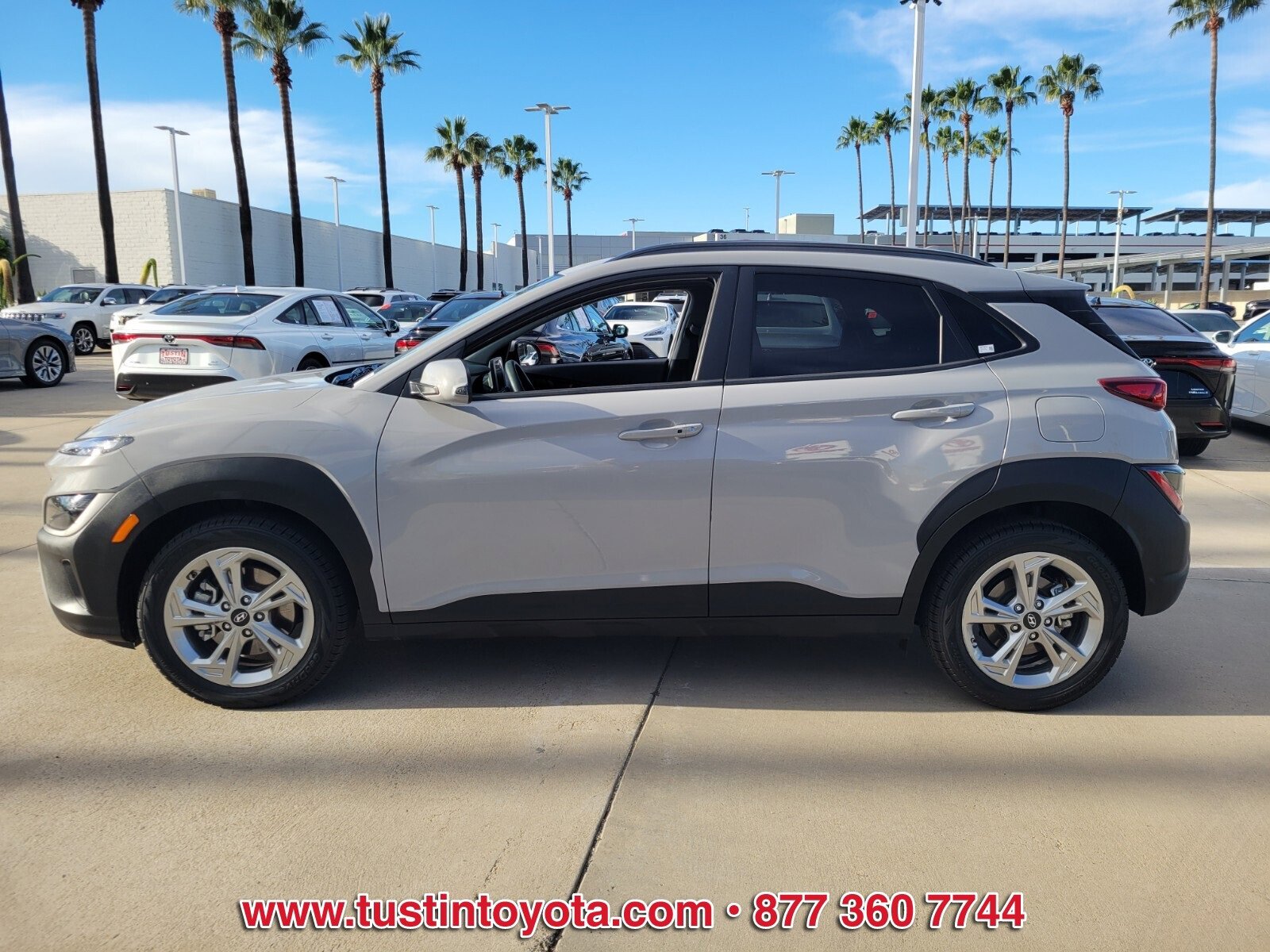 Used 2023 Hyundai Kona SEL image 7
