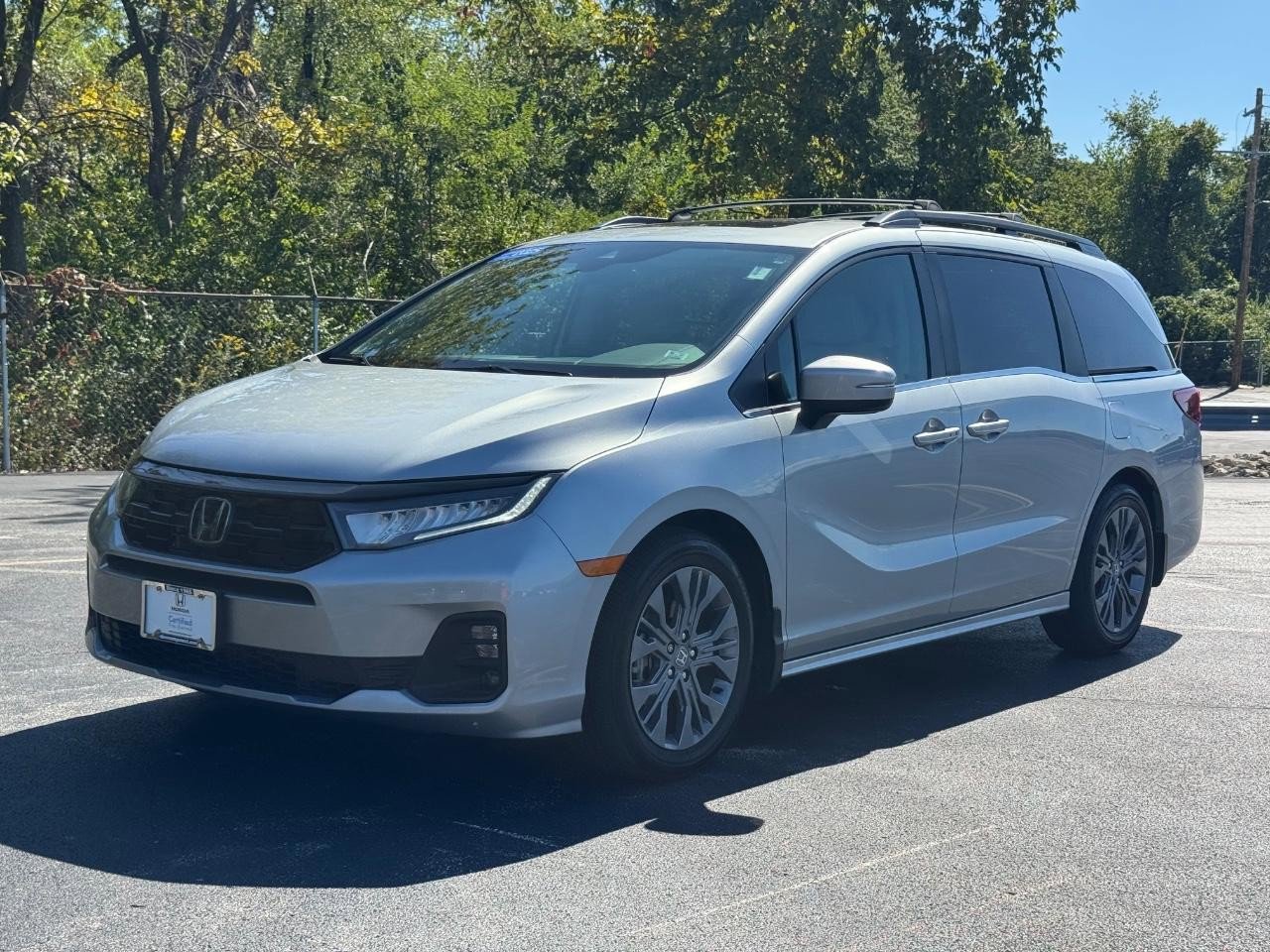 Certified 2025 Honda Odyssey Touring image 8