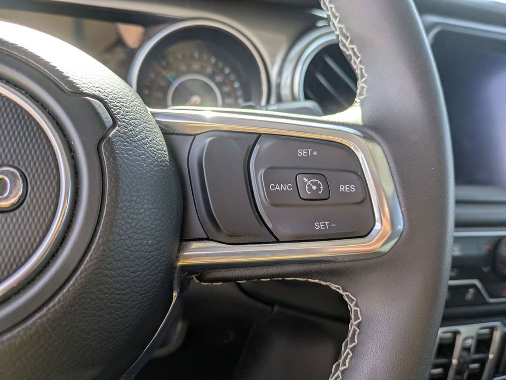 Used 2023 Jeep Wrangler Sahara image 16