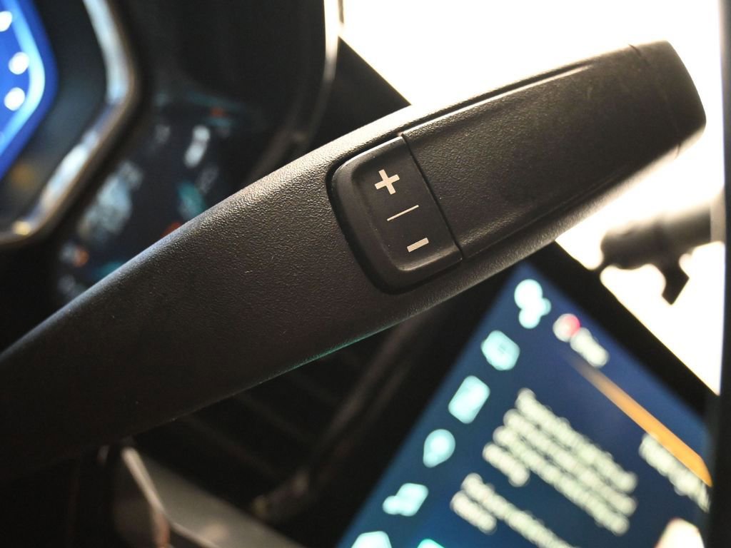 Used 2023 Chevrolet Silverado 1500 RST AWD/4WD image 25