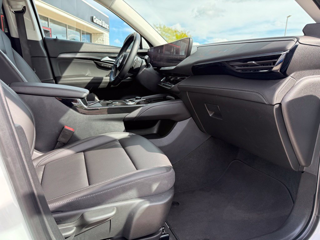 Used 2025 Buick Envision Preferred AWD/4WD image 11