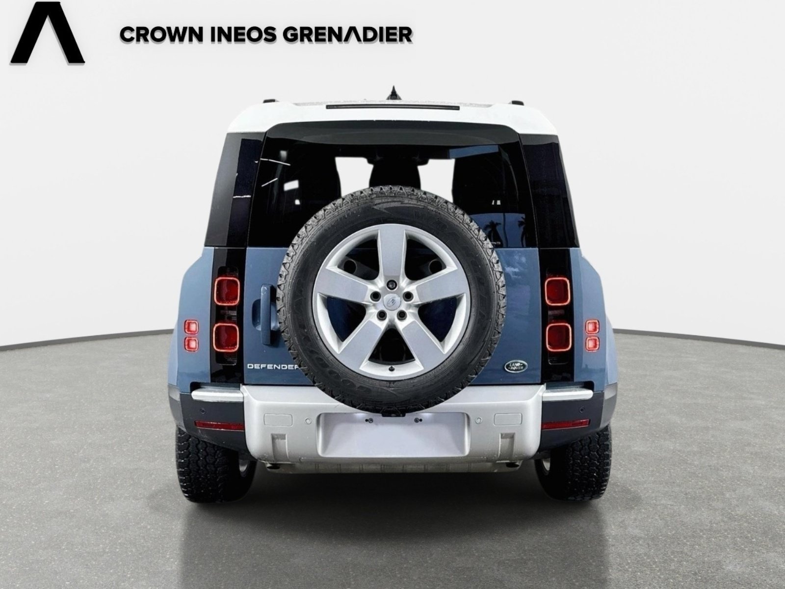 Used 2023 Land Rover Defender 90 S AWD/4WD image 6