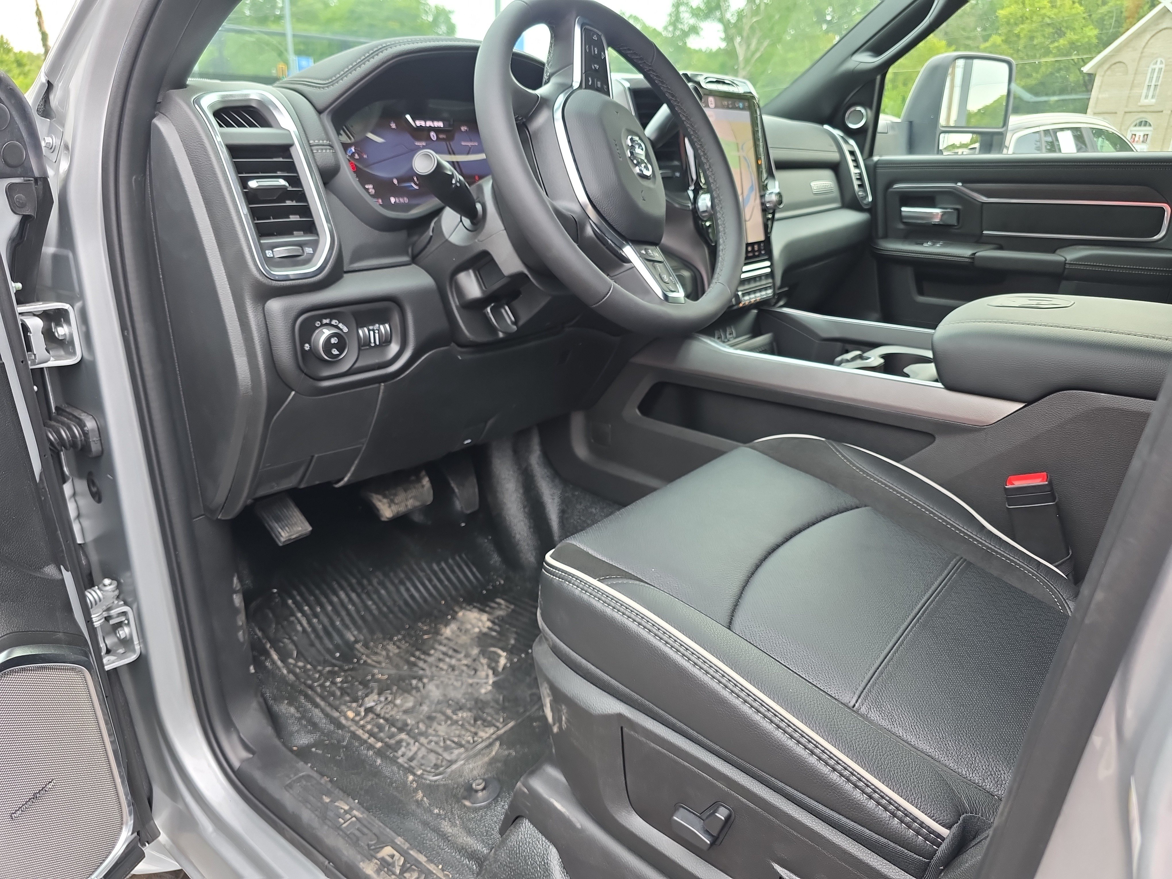 New 2026 RAM 5500 4x4 Crew Cab w/ Laramie Trim Package image 8