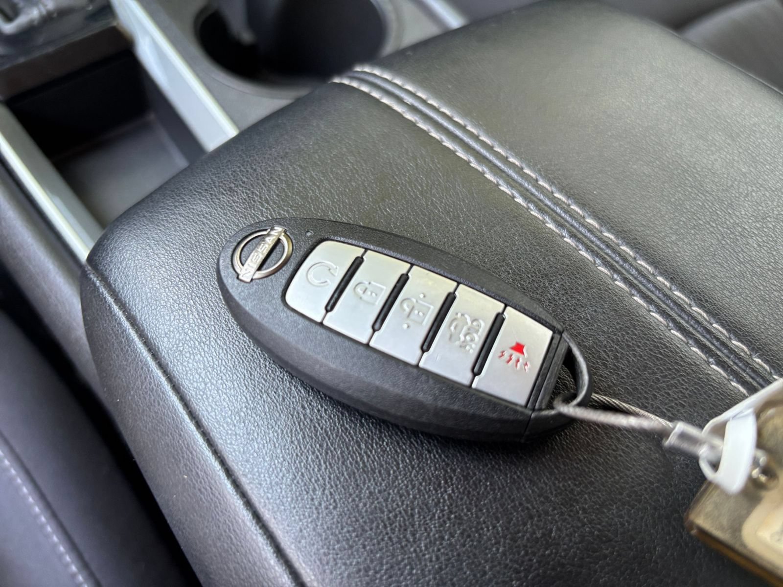 Used 2025 Nissan Altima 2.5 SV FWD image 21