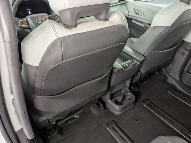 Used 2023 Toyota Sienna XSE FWD image 27