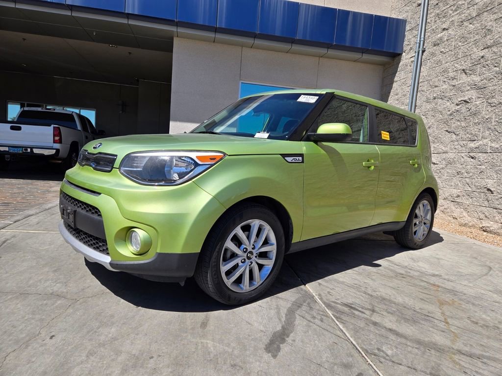 Used 2018 Kia Soul + image 2