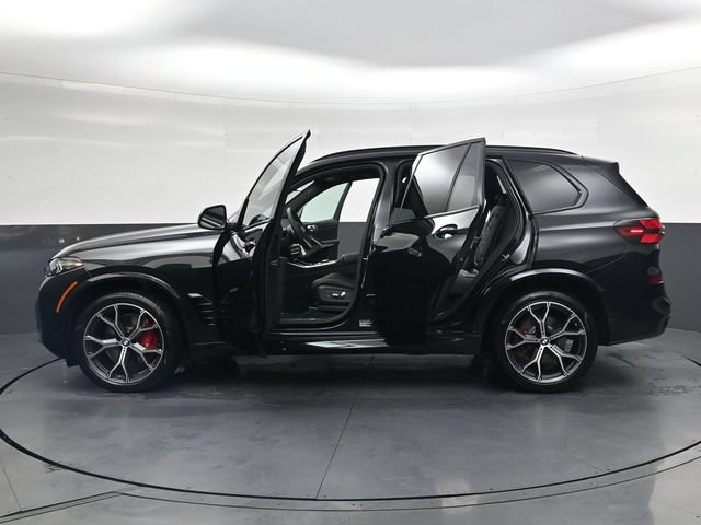 New 2026 BMW X5 xDrive40i w/ M Sport Package AWD/4WD image 32