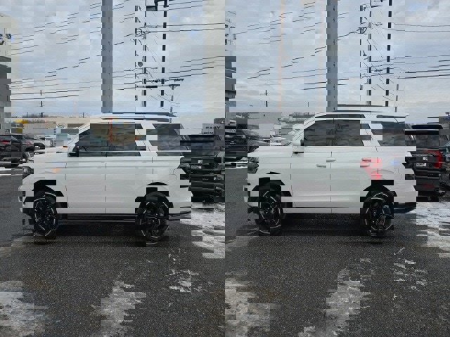 Used 2024 Ford Expedition Limited image 12