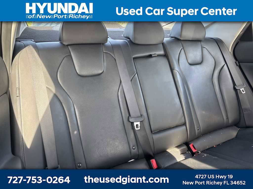 Used 2024 Hyundai Elantra Limited image 10