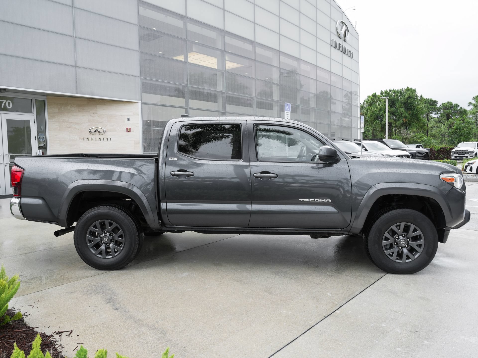 Used 2023 Toyota Tacoma SR5 AWD/4WD image 25