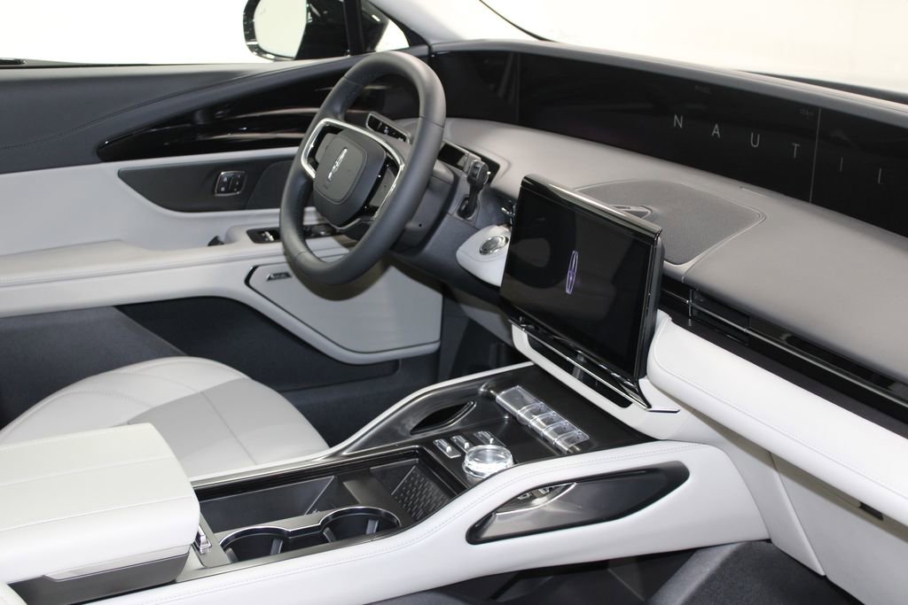 New 2026 Lincoln Nautilus Premier w/ Equipment Group 102A image 30