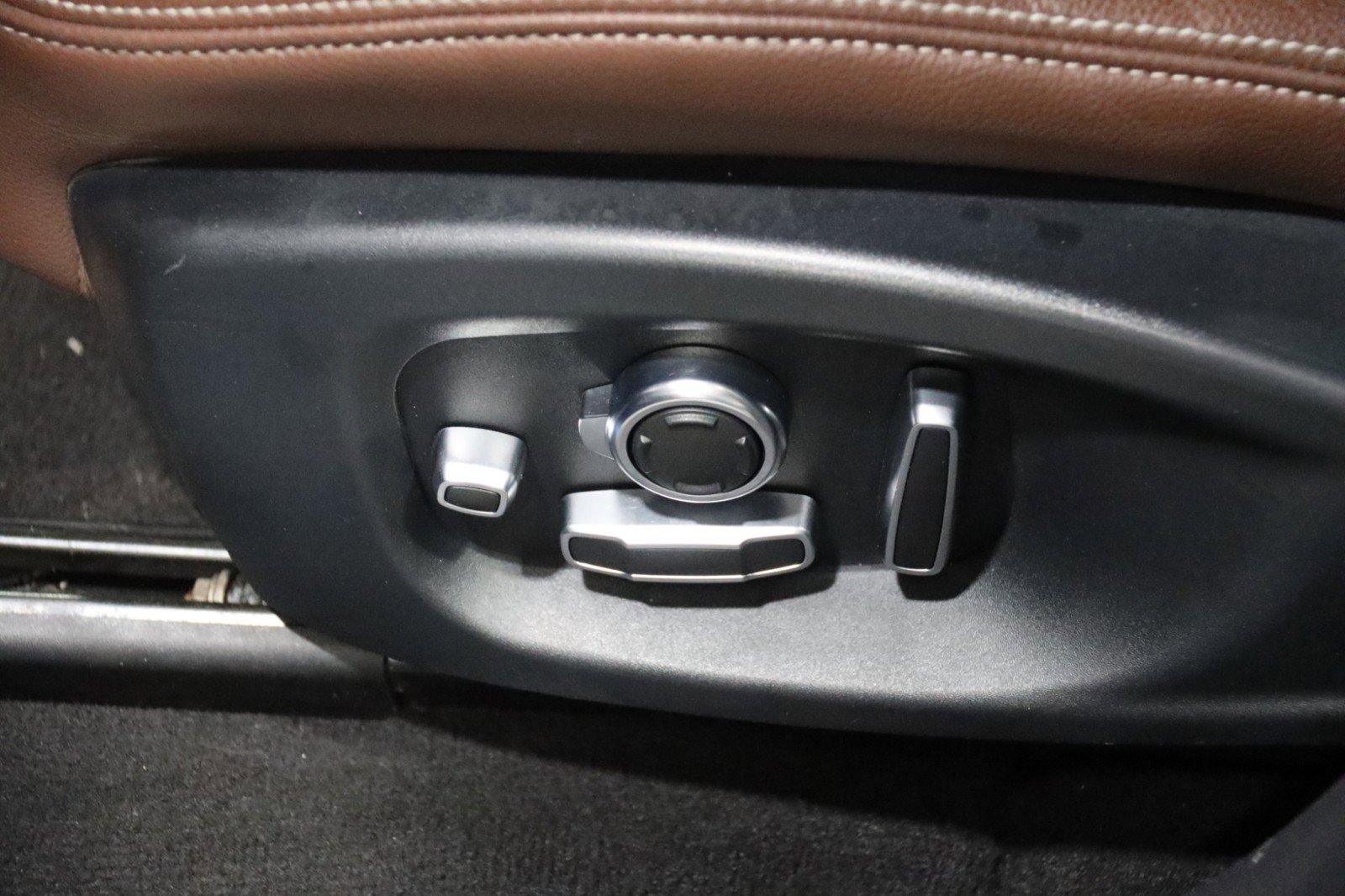 Used 2019 Jaguar F-PACE S image 69