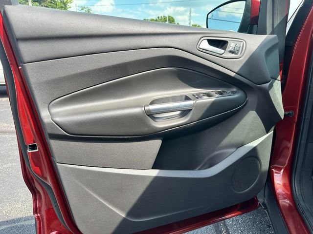 Used 2015 Ford Escape Titanium w/ Equipment Group 301A AWD/4WD image 14