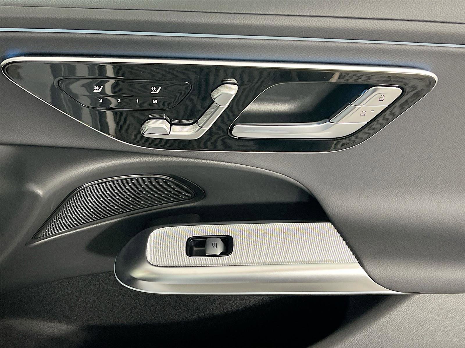 New 2026 Mercedes-Benz E 350 4MATIC Sedan image 31