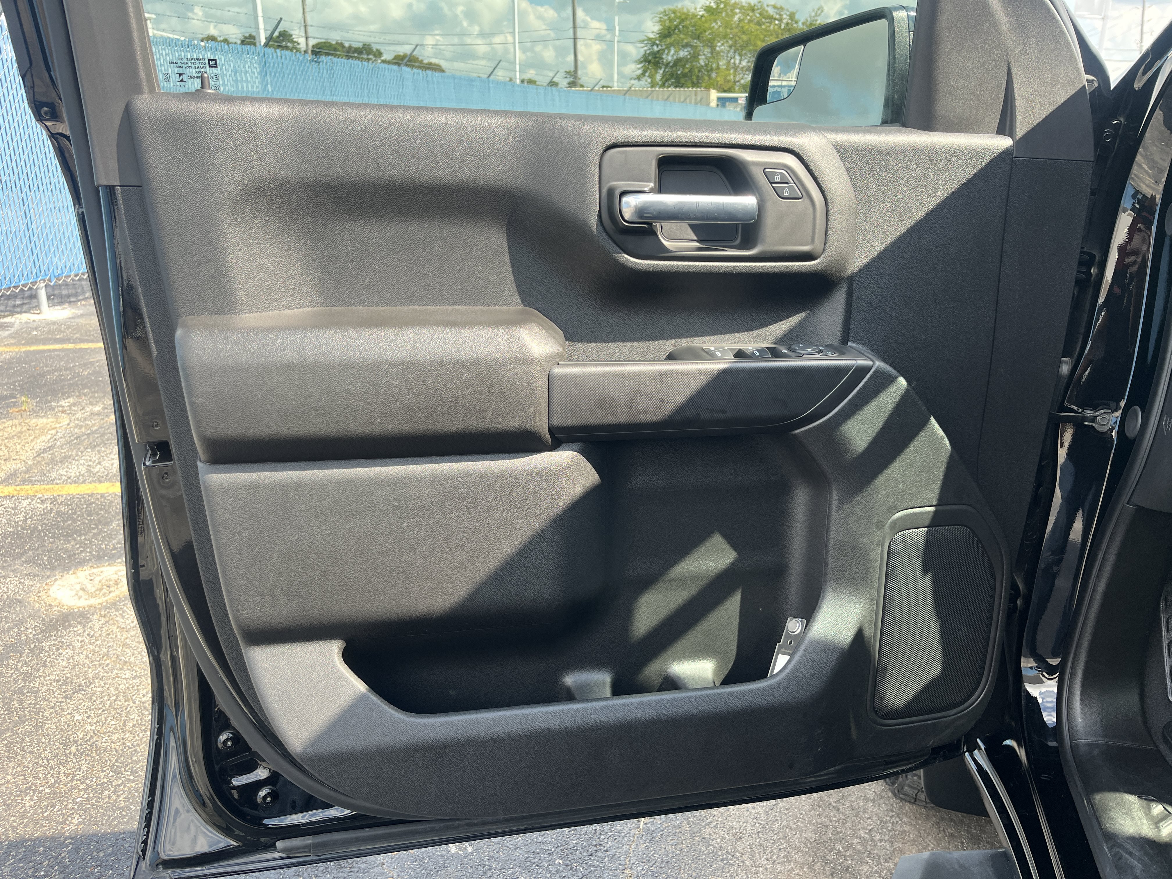 Used 2025 Chevrolet Silverado 1500 Custom Trail Boss w/ LPO, Dark Essentials Package AWD/4WD image 13