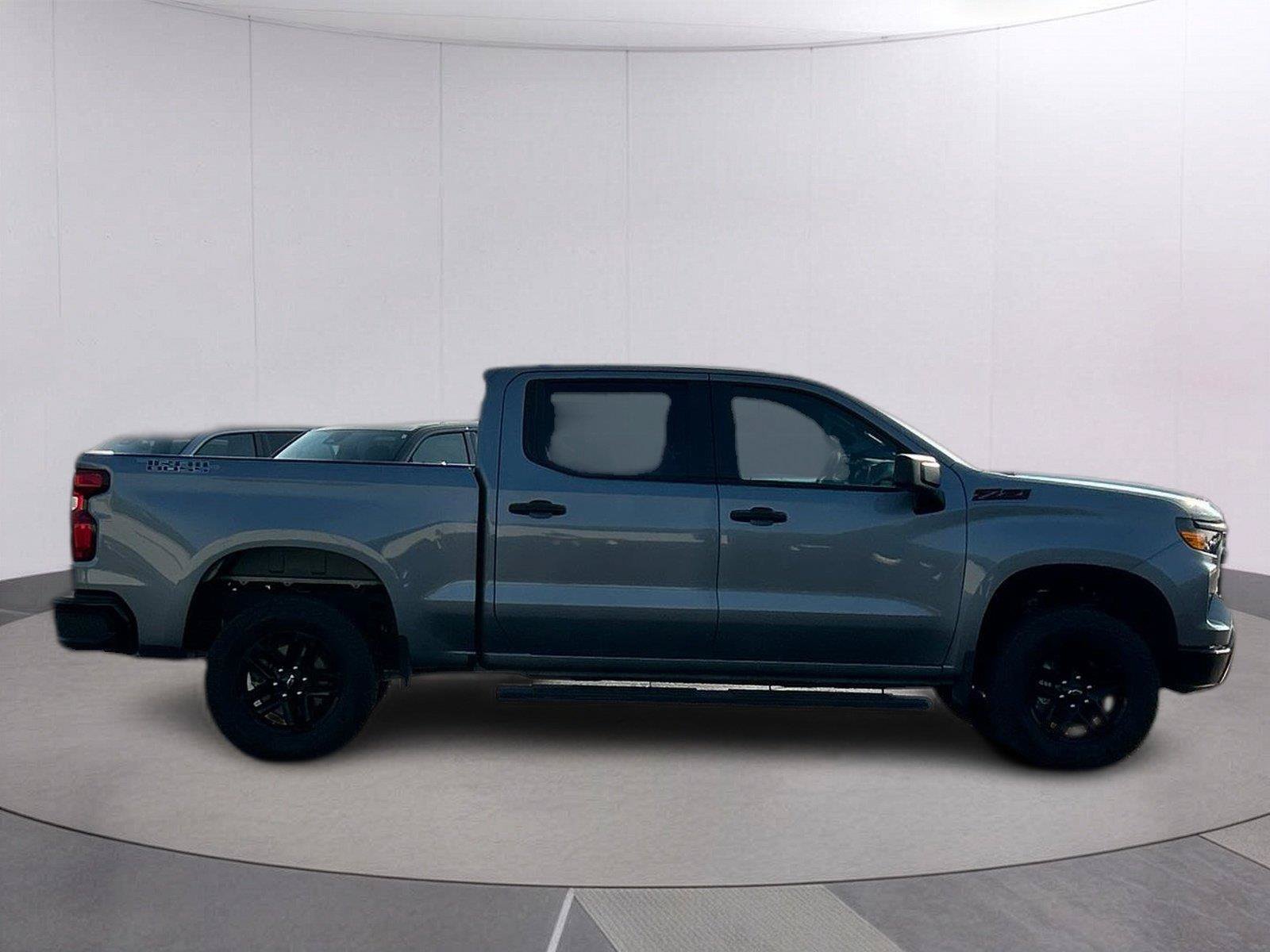 Used 2026 Chevrolet Silverado 1500 Custom Trail Boss w/ LPO, Dark Essentials Package AWD/4WD image 7