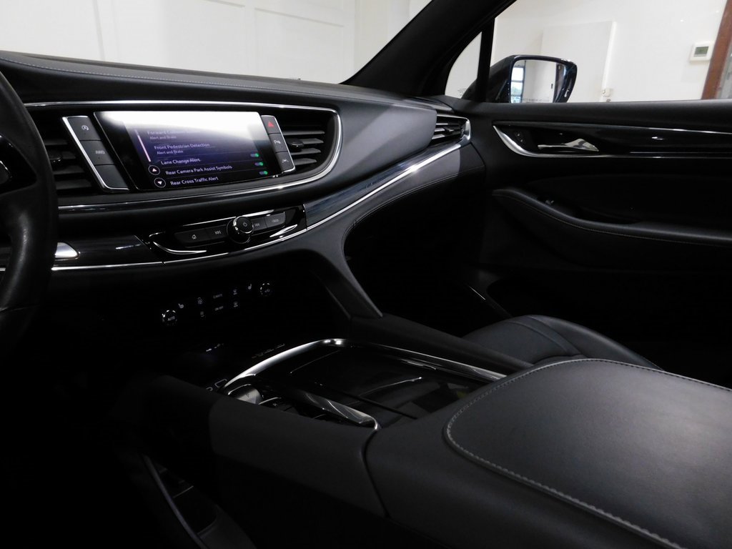 Used 2024 Buick Enclave Essence image 68