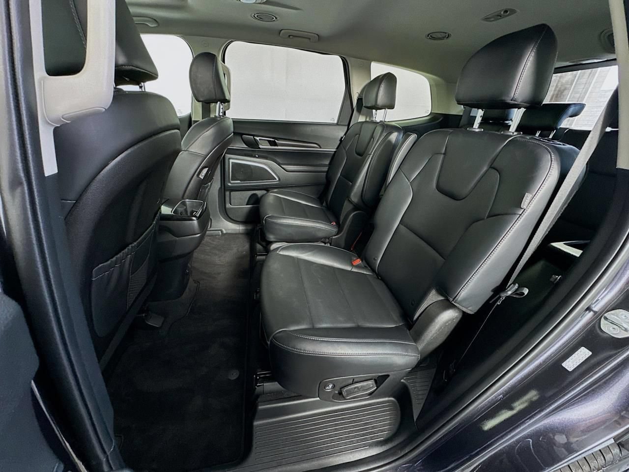 Used 2025 Kia Telluride S AWD/4WD image 41