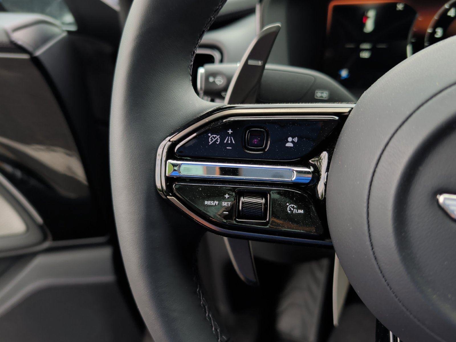 Used 2025 Aston Martin DBX 707 AWD/4WD image 19