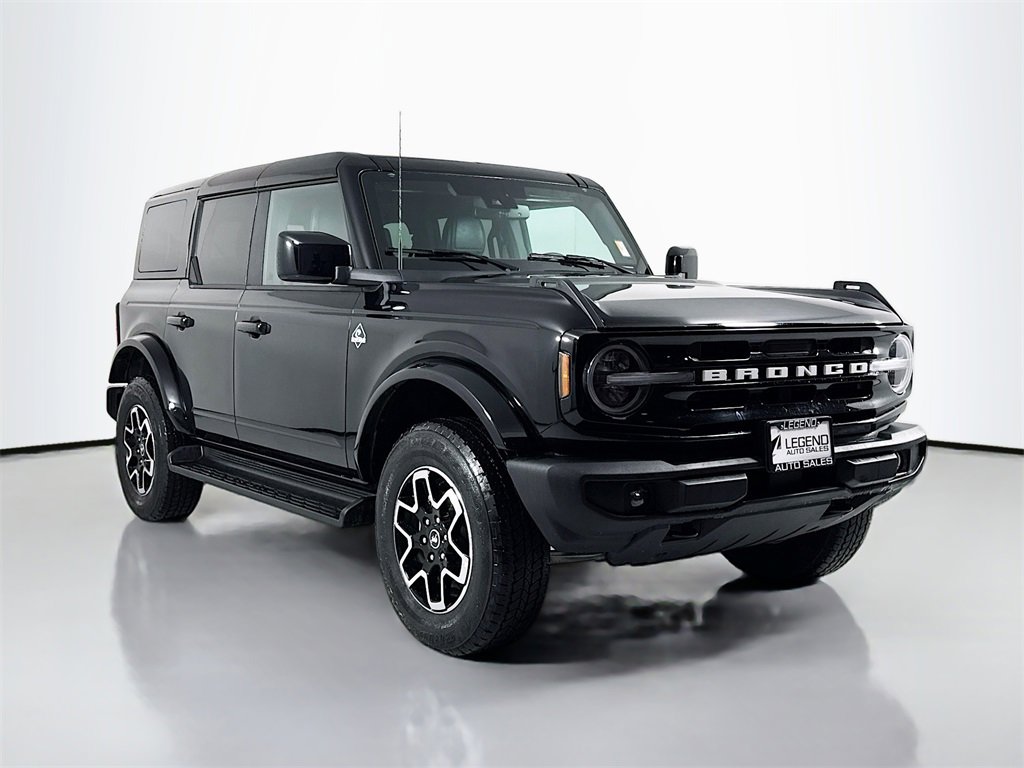 Used 2025 Ford Bronco Outer Banks image 3