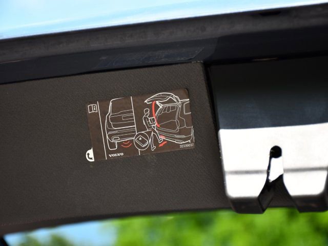 Used 2020 Volvo XC90 T6 Momentum w/ Protection Package Premier AWD/4WD image 24