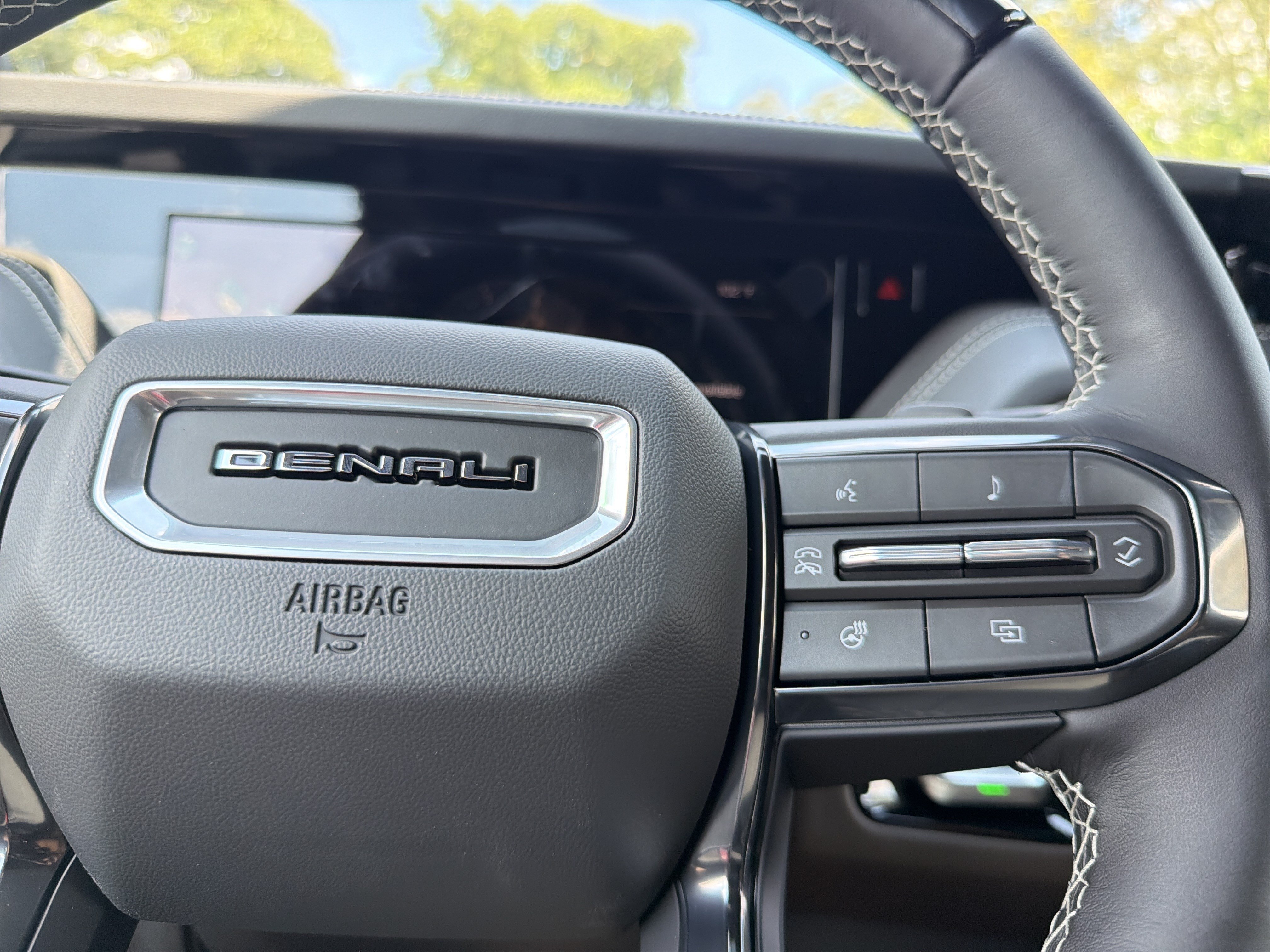 New 2026 GMC Yukon XL Denali Ultimate AWD/4WD image 27