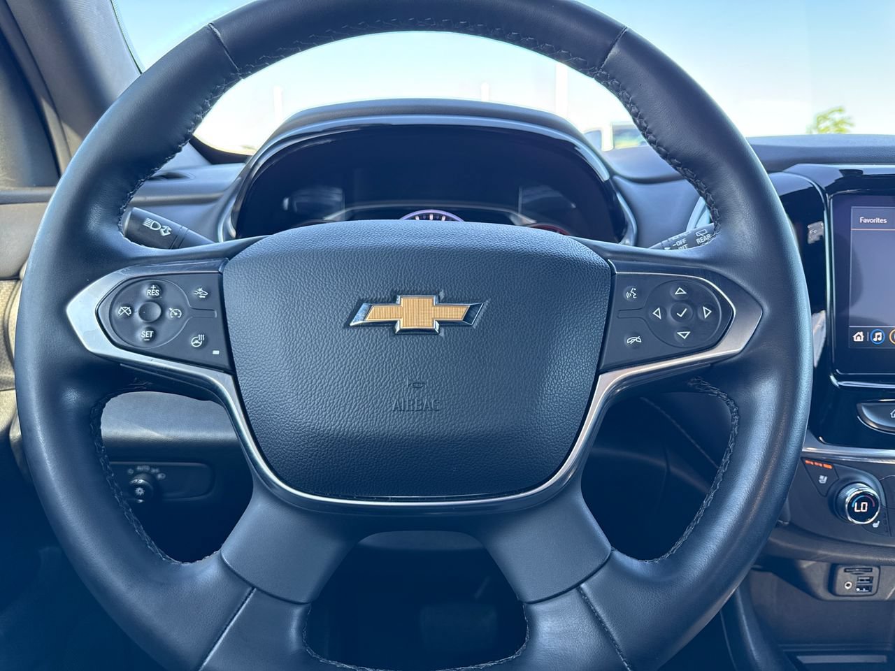 Used 2023 Chevrolet Traverse Premier AWD/4WD image 18