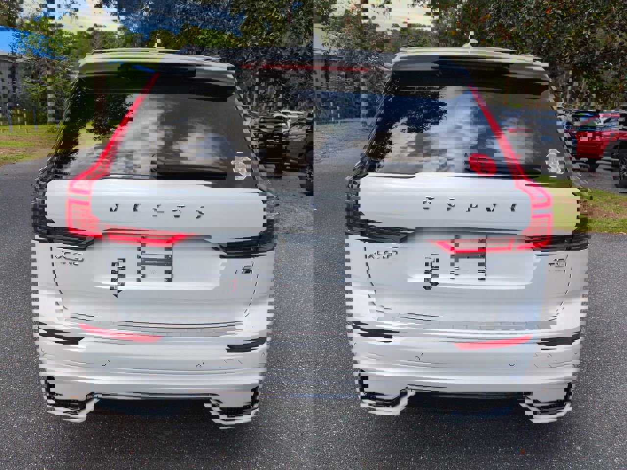 New 2025 Volvo XC60 T8 Plus w/ Protection Package Premier image 5