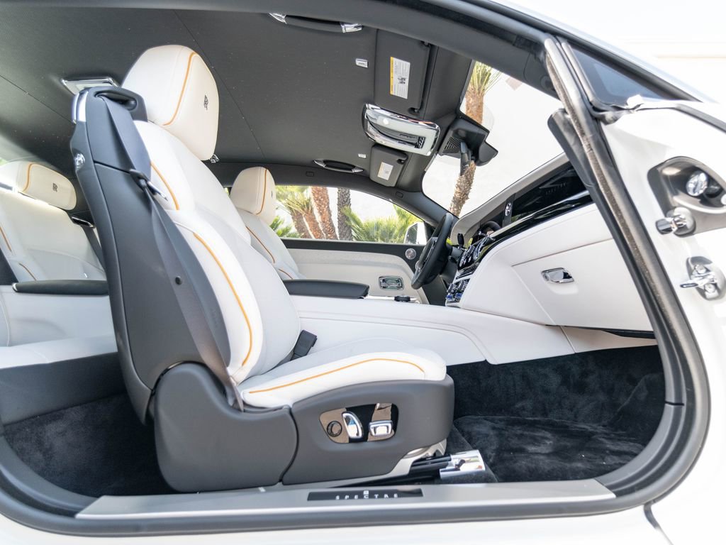 Used 2025 Rolls-Royce Spectre w/ Spectre Launch Package AWD/4WD image 29
