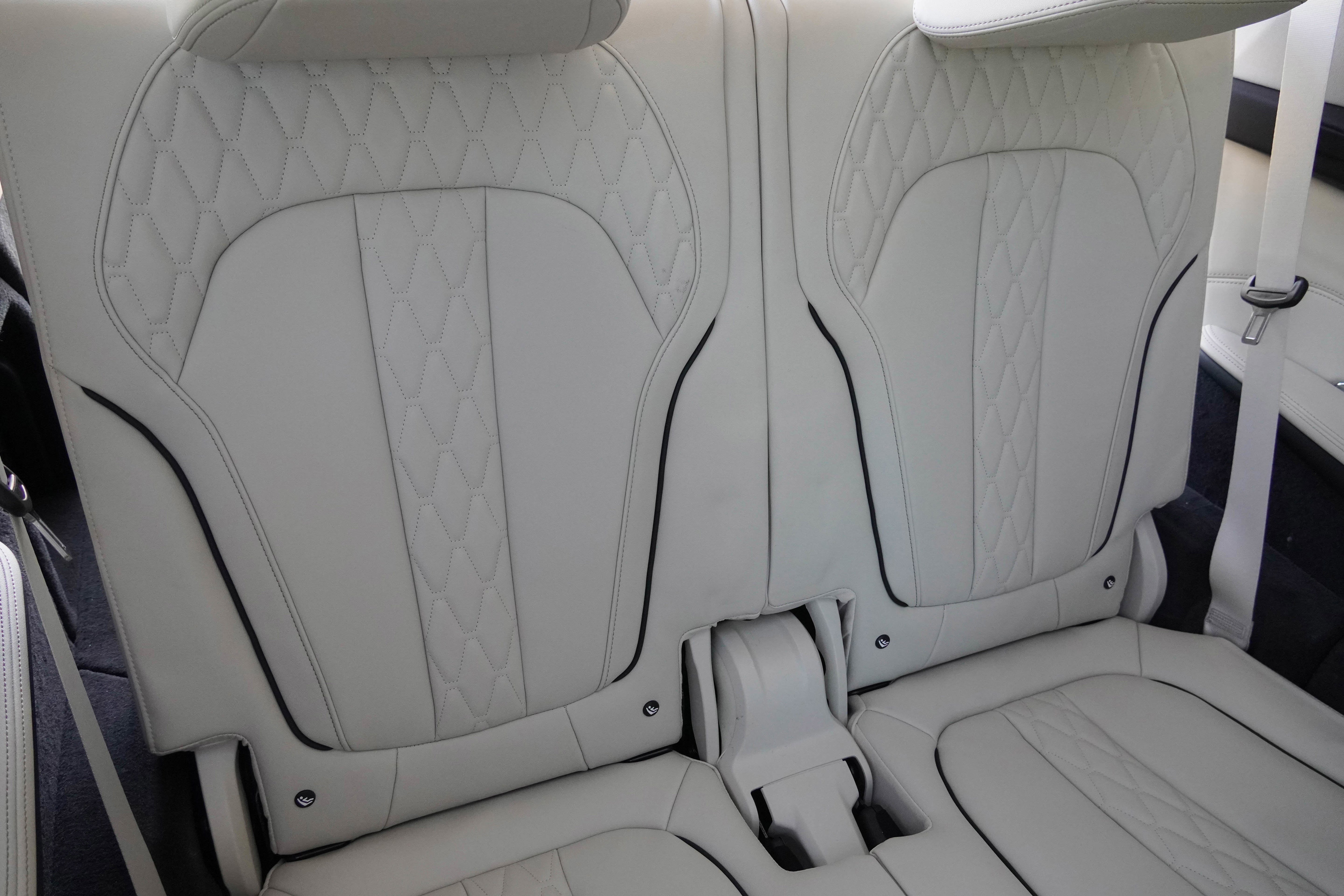 Used 2026 BMW X7 xDrive40i w/ Executive Package image 38