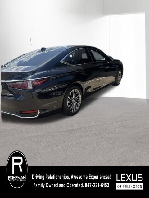 Used 2025 Lexus ES 300h w/ Accessory Package (Z1) FWD image 5